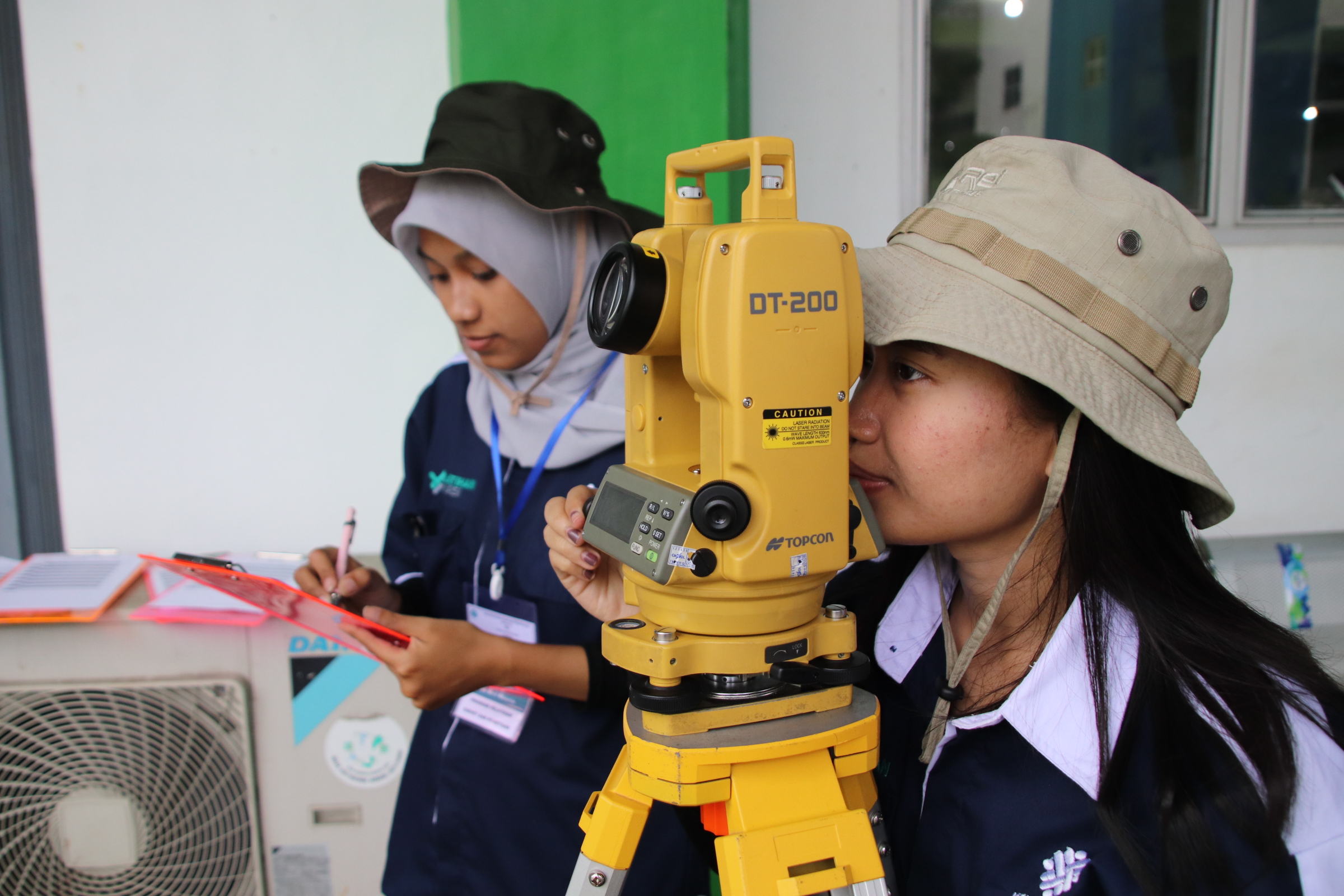 Juru Ukur / Surveyor