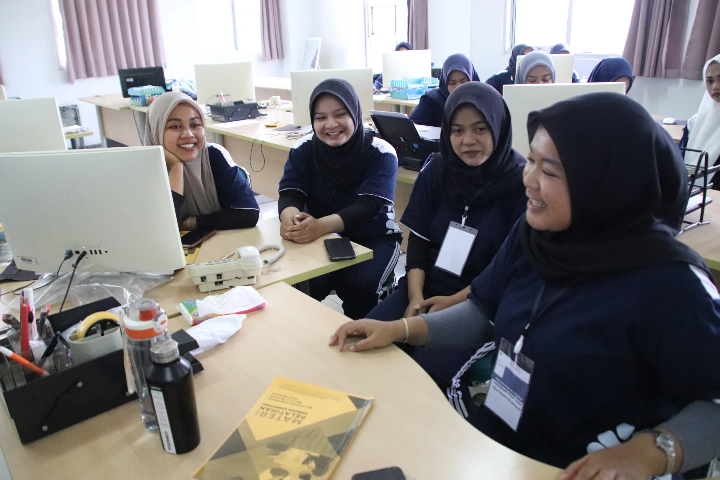 Customer Service / Pelayanan Pelanggan